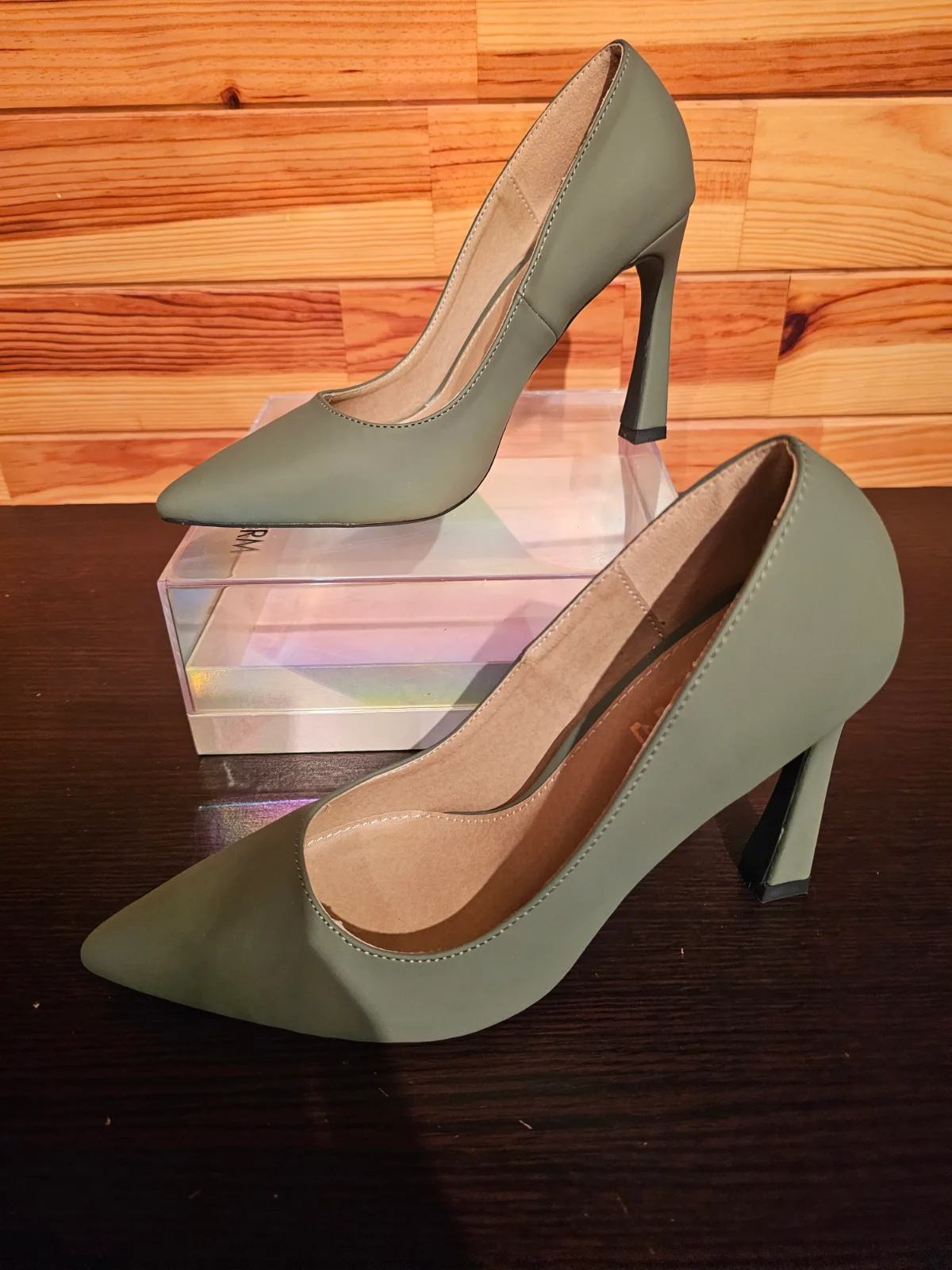 Escarpins mats vert kaki / olive — Pointure 38 (Marque Ken) — vue 1