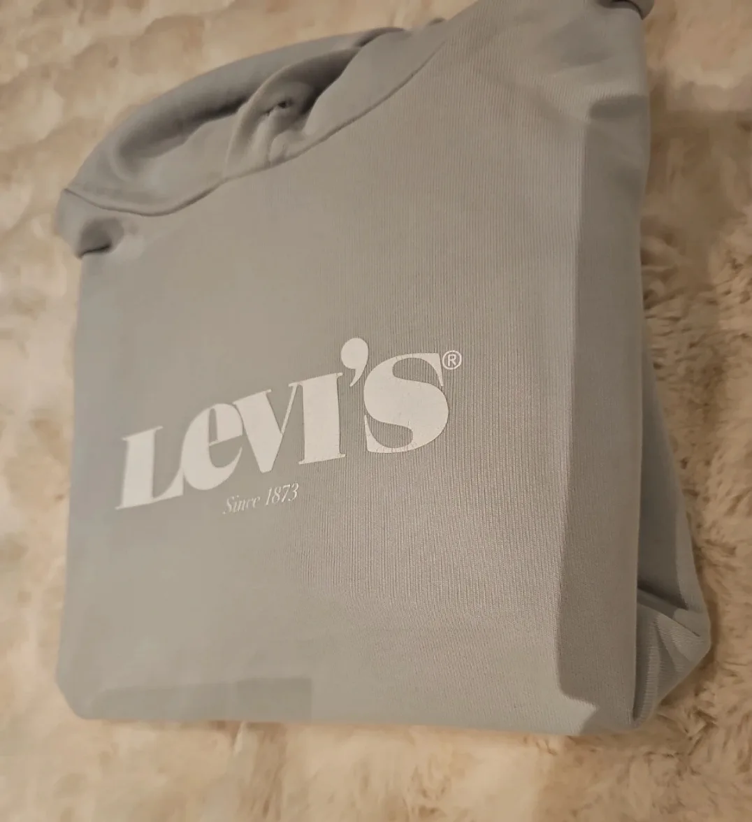 Pull Levi’s taupe et gris clair taille XL — Levi’s