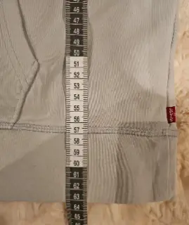 Pull Levi’s taupe et gris clair taille XL — Levi’s
