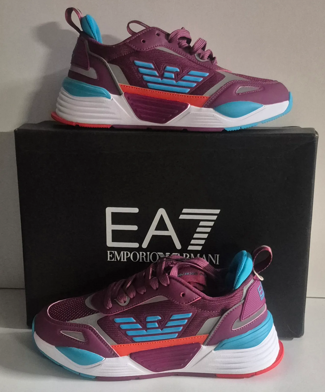 Sneakers Emporio Armani X8X070XK165Q244 violettes et bleu clair pointure 37,5 — Emporio Armani
